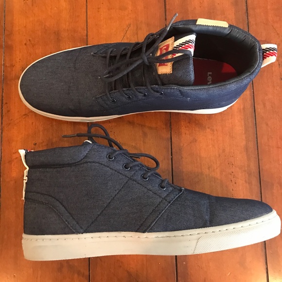 Levi's Other - Levi Canvas Sneaker Men Size 10